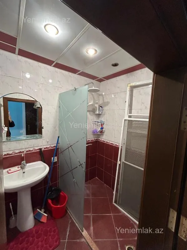 Satılır 1 otaqlı köhnə tikili 40 m²