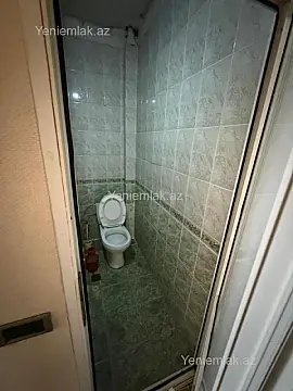 Satılır 9 otaqlı köhnə tikili 80 m²