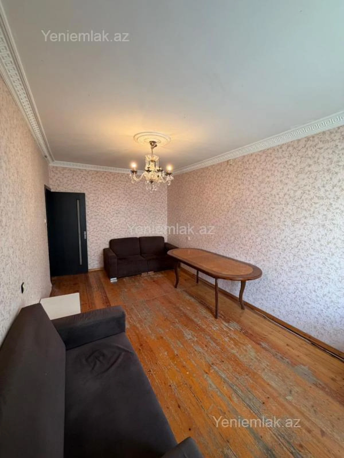 Satılır 9 otaqlı köhnə tikili 80 m²