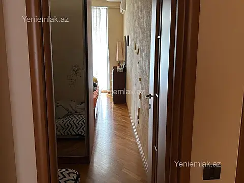 Satılır 3 otaqlı yeni tikili 180 m²