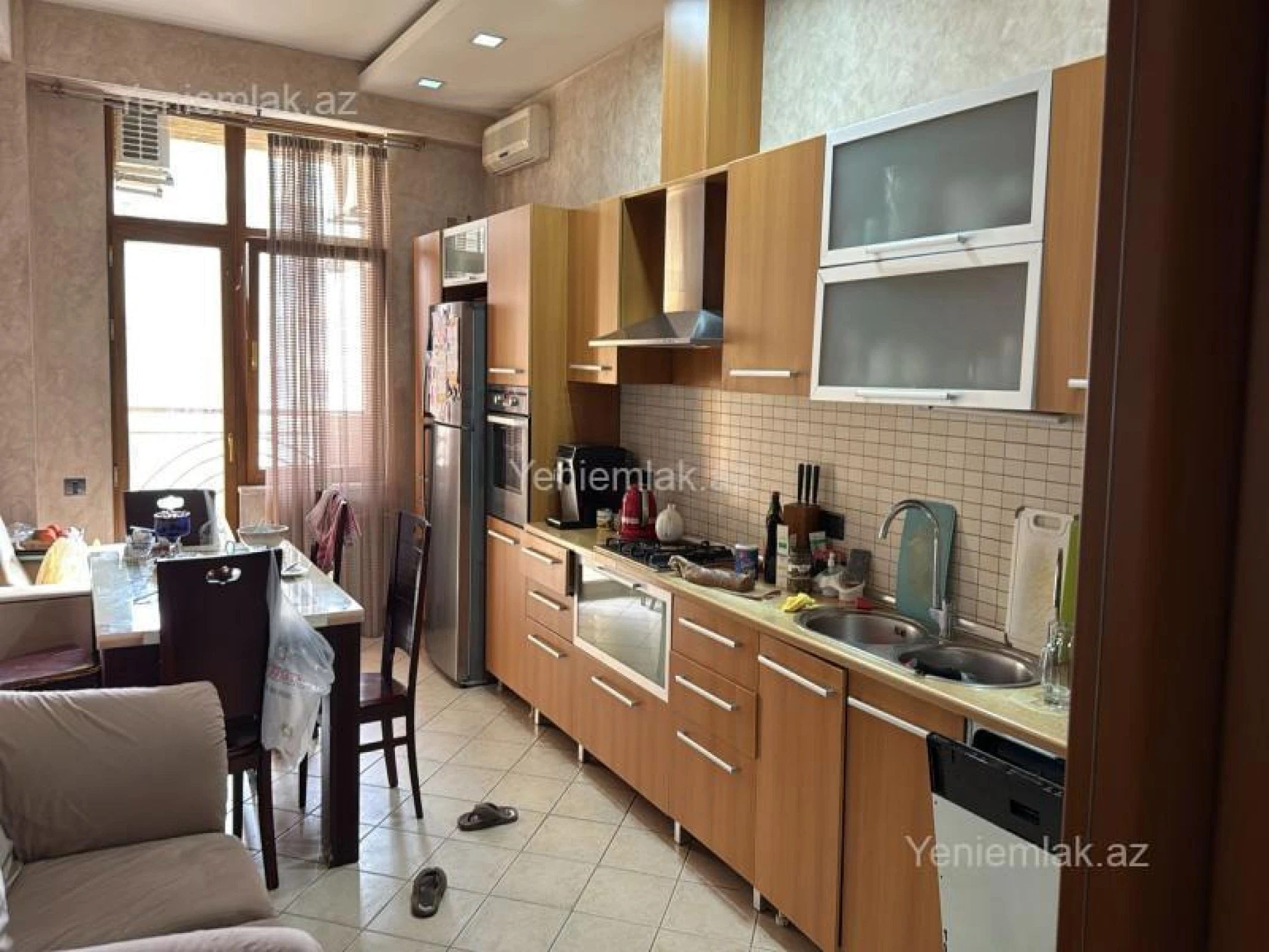 Satılır 3 otaqlı yeni tikili 180 m²