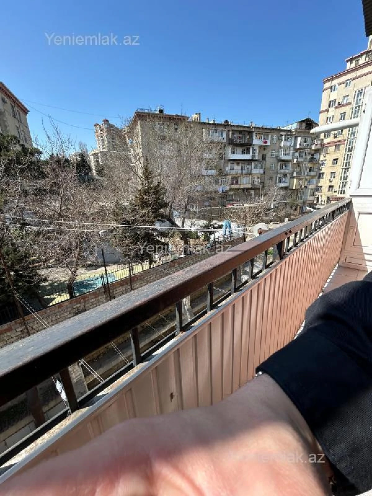 Satılır 2 otaqlı köhnə tikili 60 m²