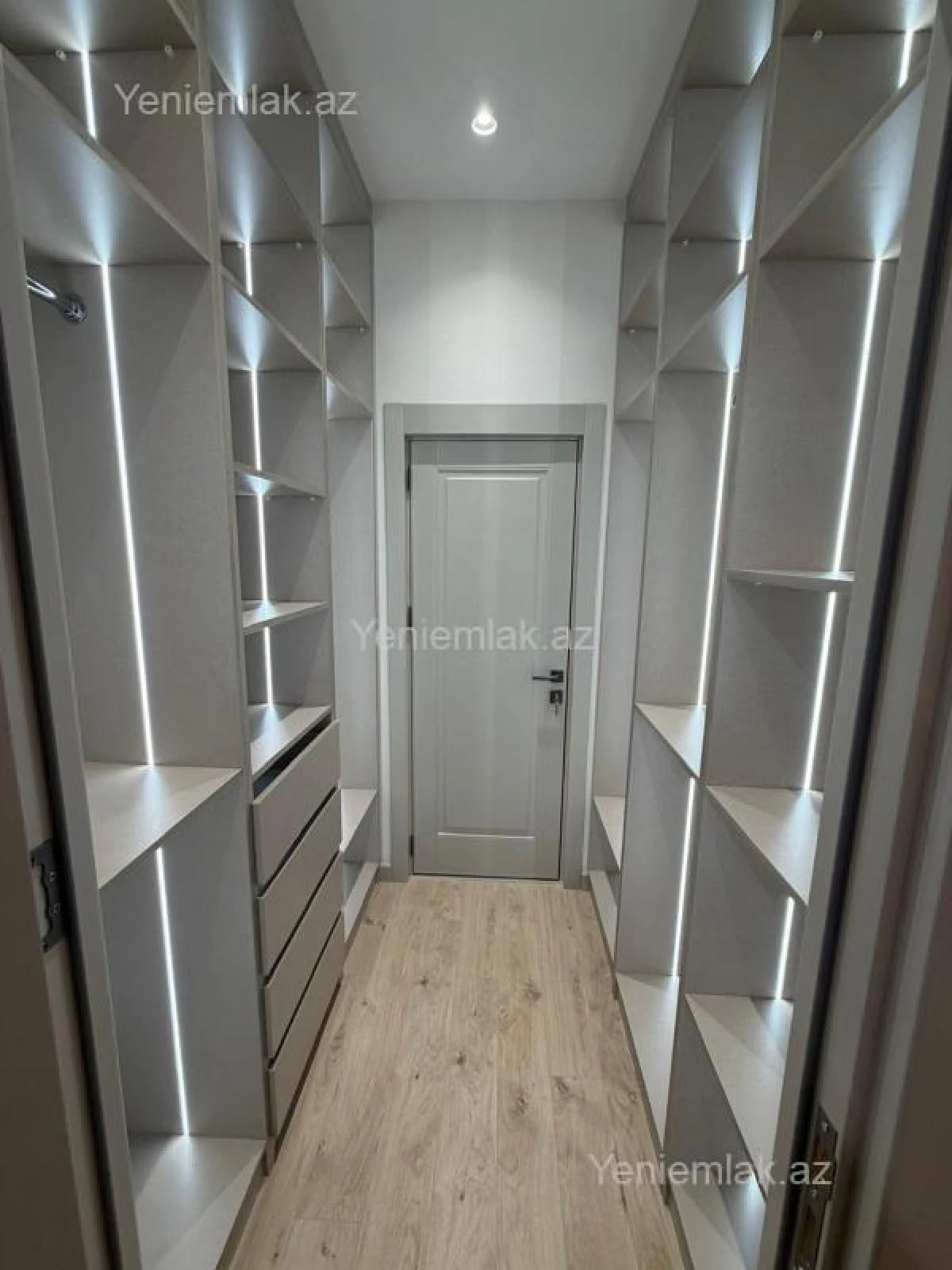 Satılır 4 otaqlı yeni tikili 142 m²