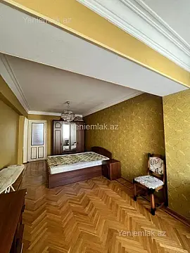 Satılır 3 otaqlı köhnə tikili 85 m²