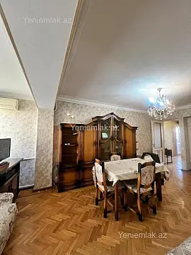 Satılır 3 otaqlı köhnə tikili 85 m²