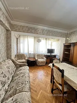 Satılır 3 otaqlı köhnə tikili 85 m²