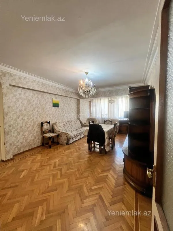 Satılır 3 otaqlı köhnə tikili 85 m²