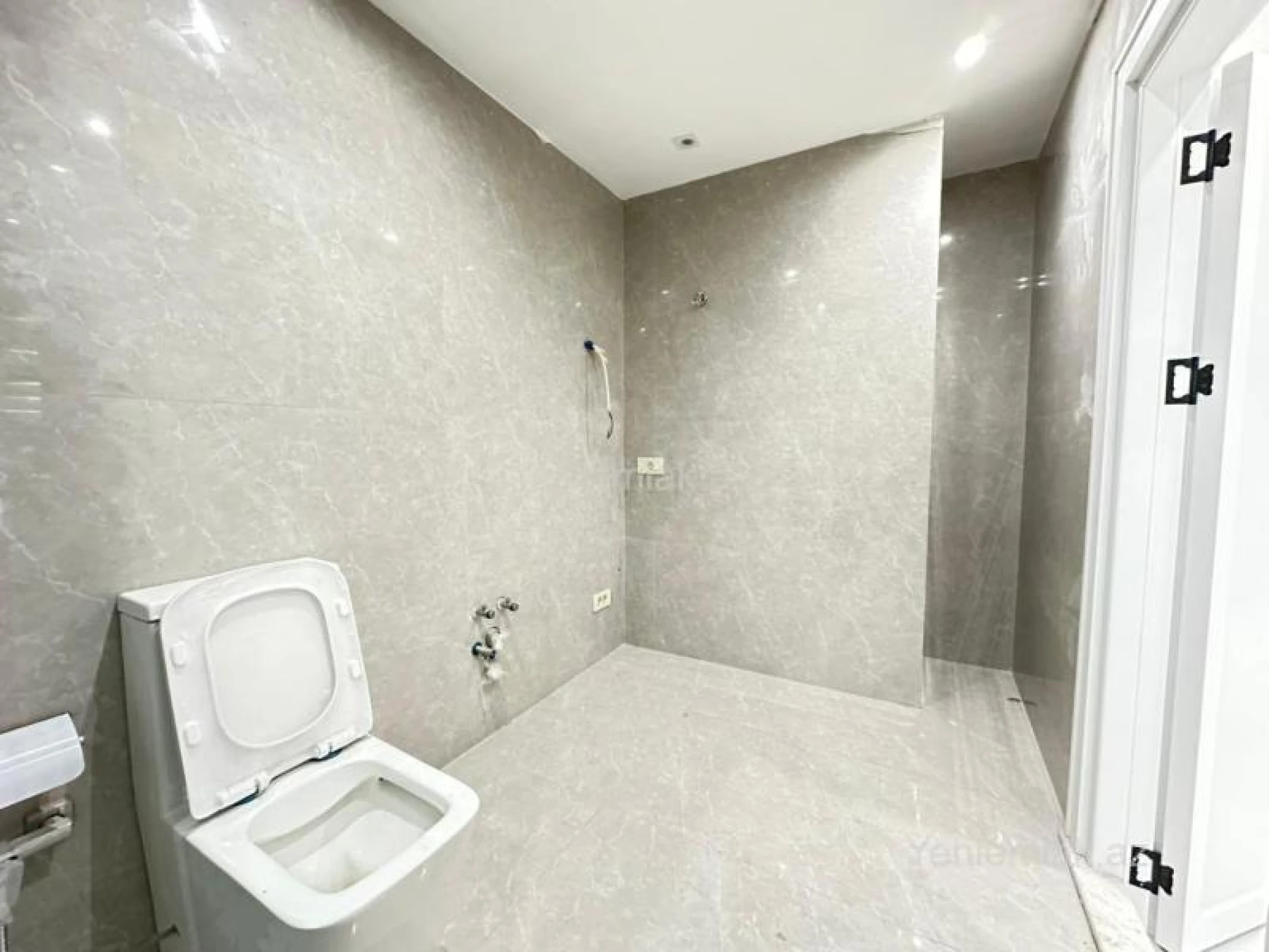 Satılır 3 otaqlı yeni tikili 96 m²