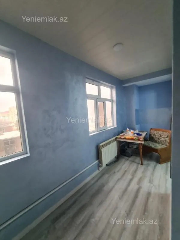 Satılır 4 otaqlı köhnə tikili 110 m²
