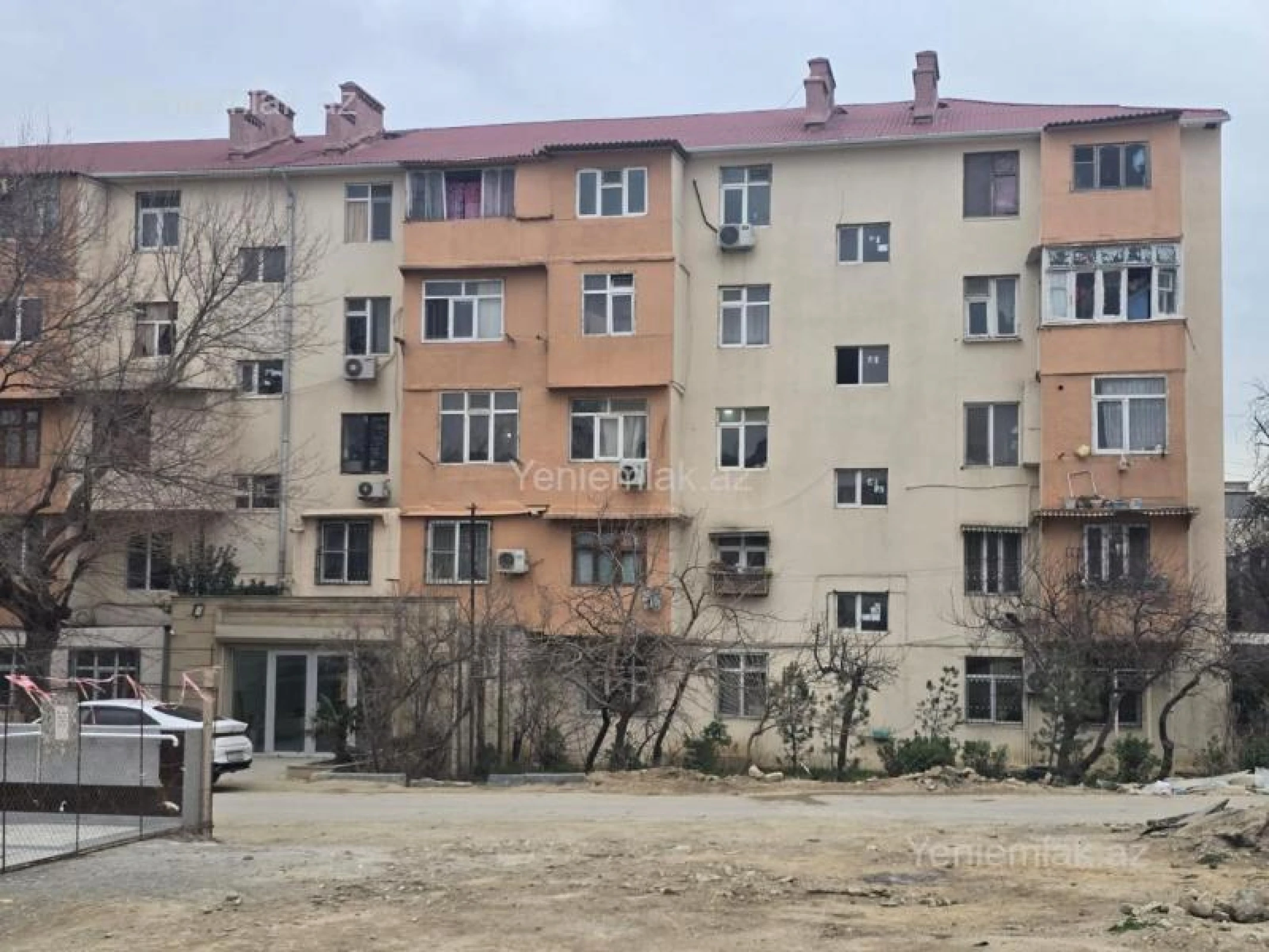 Satılır 2 otaqlı köhnə tikili 60 m²