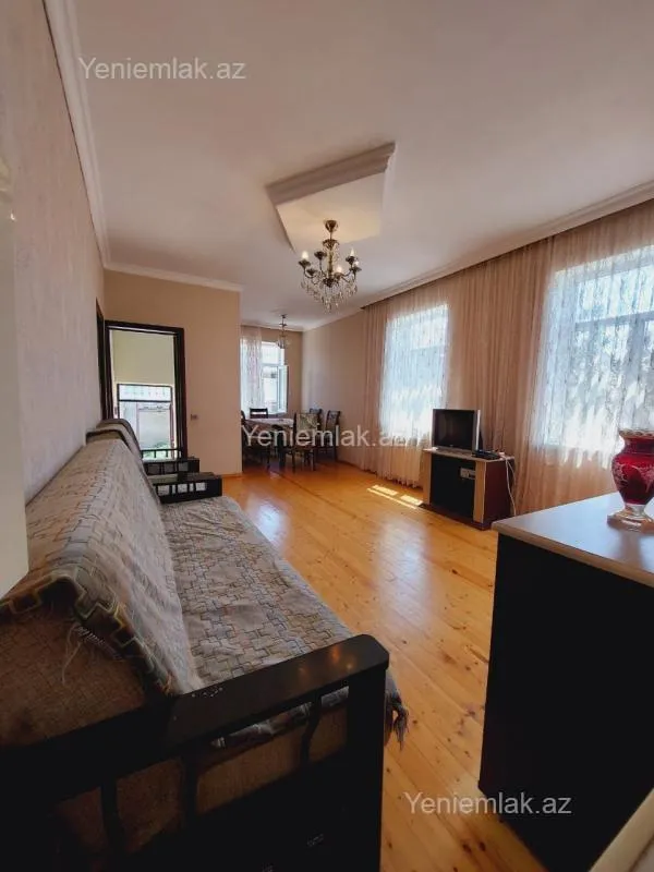 Satılır 5 otaqlı həyət evi 120 m²