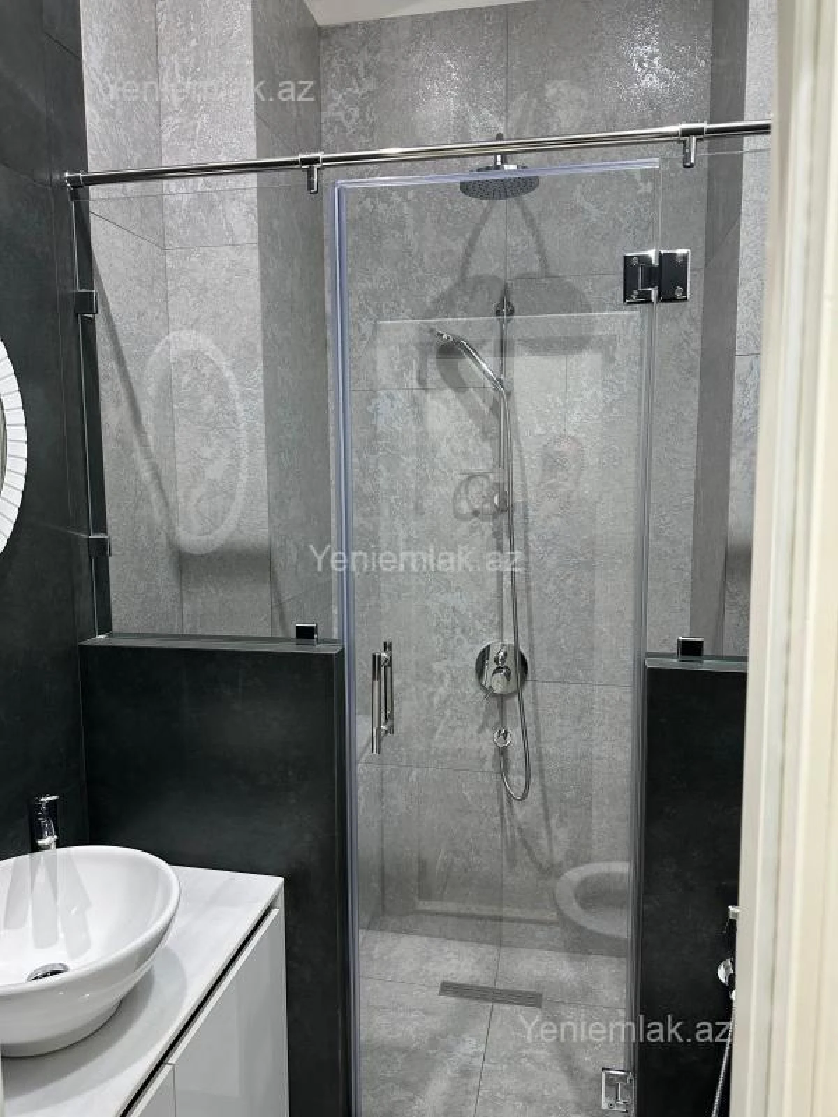 Satılır 1 otaqlı köhnə tikili 42 m²