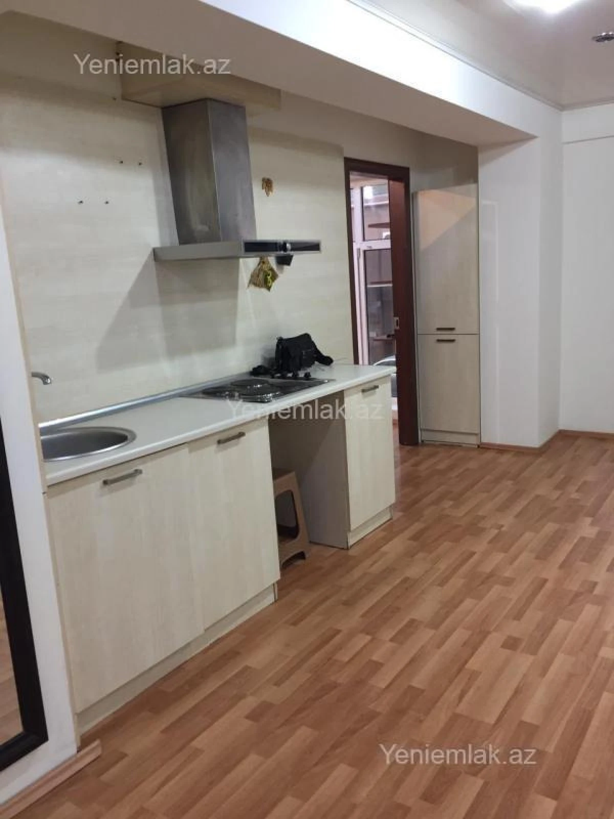 Satılır 3 otaqlı ofis 92 m²