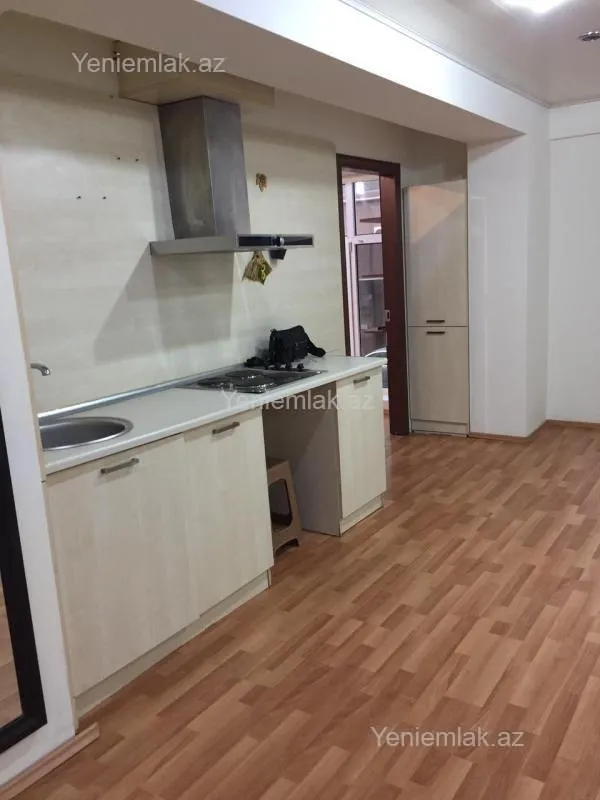 Satılır 3 otaqlı ofis 92 m²