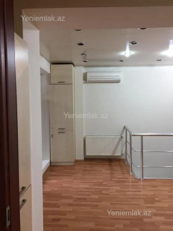 Satılır 3 otaqlı ofis 92 m²