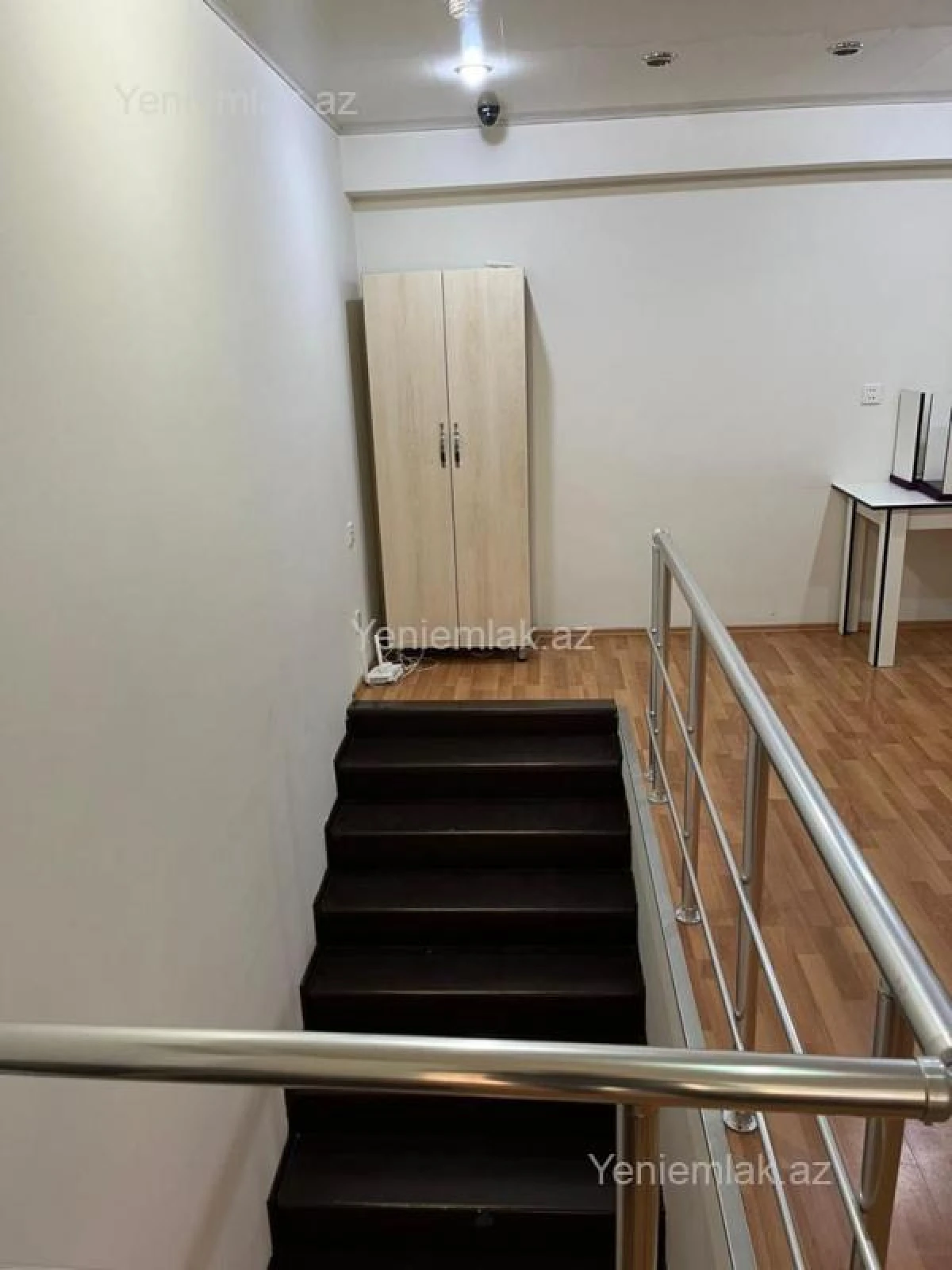 Satılır 3 otaqlı ofis 92 m²