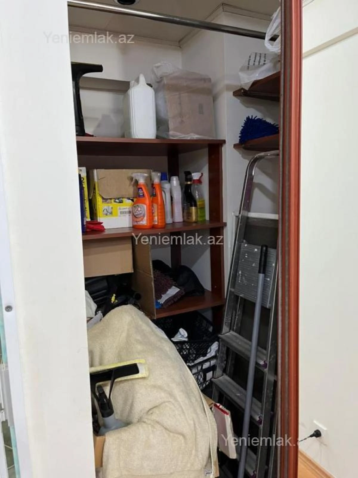 Satılır 3 otaqlı ofis 92 m²