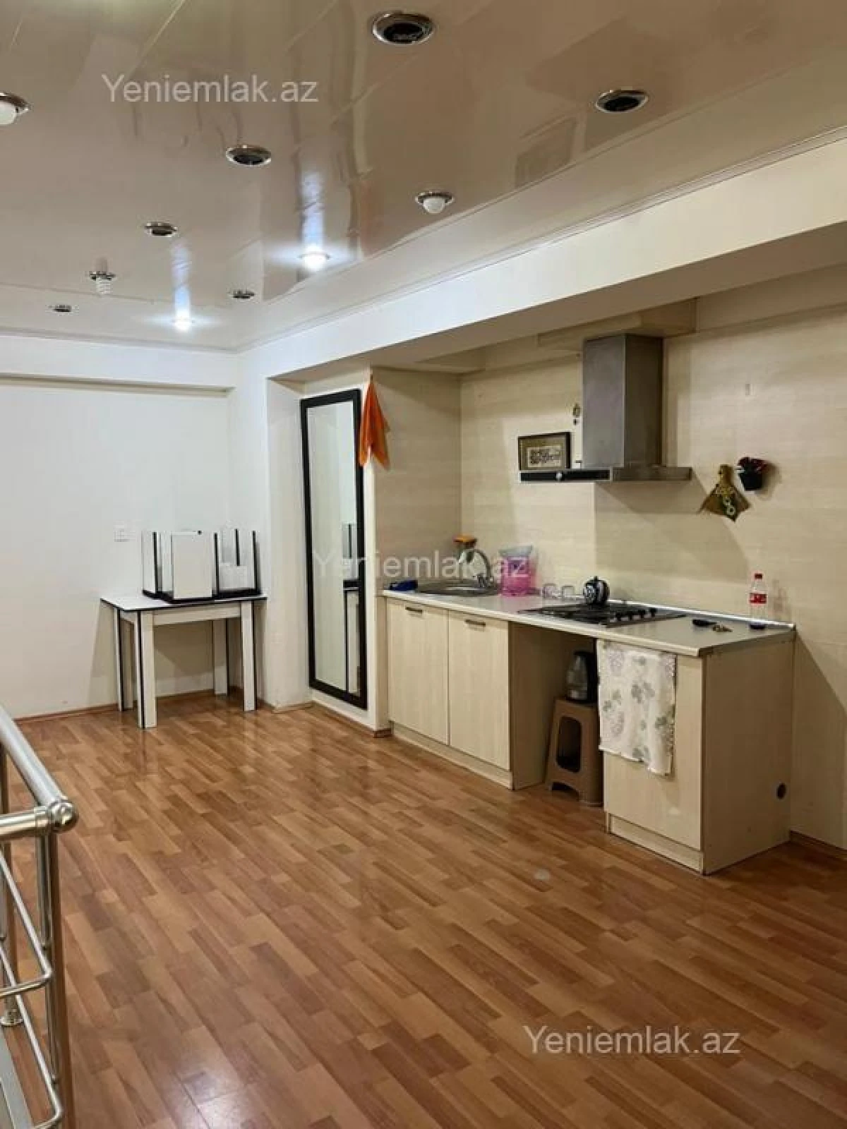 Satılır 3 otaqlı ofis 92 m²