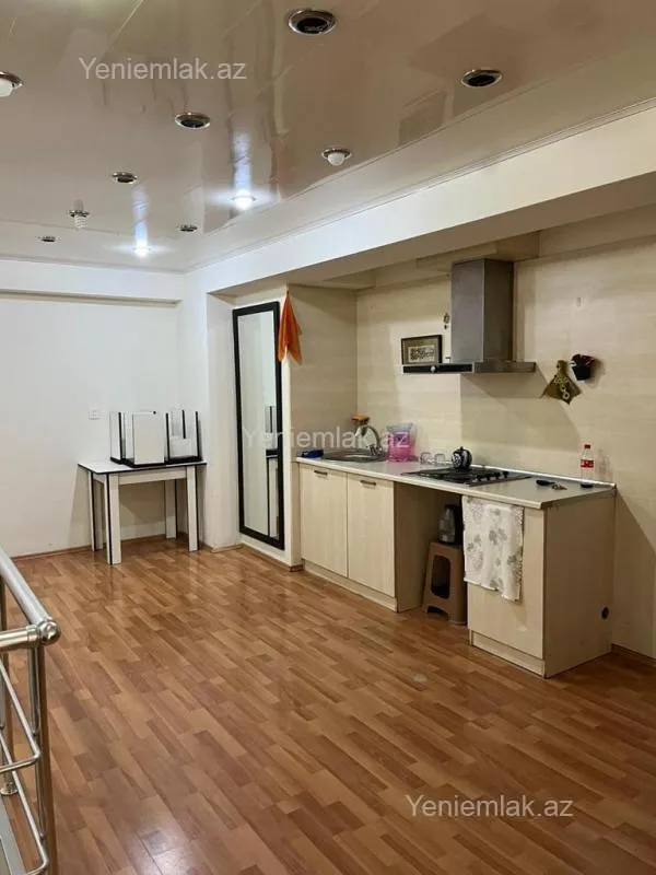 Satılır 3 otaqlı ofis 92 m²