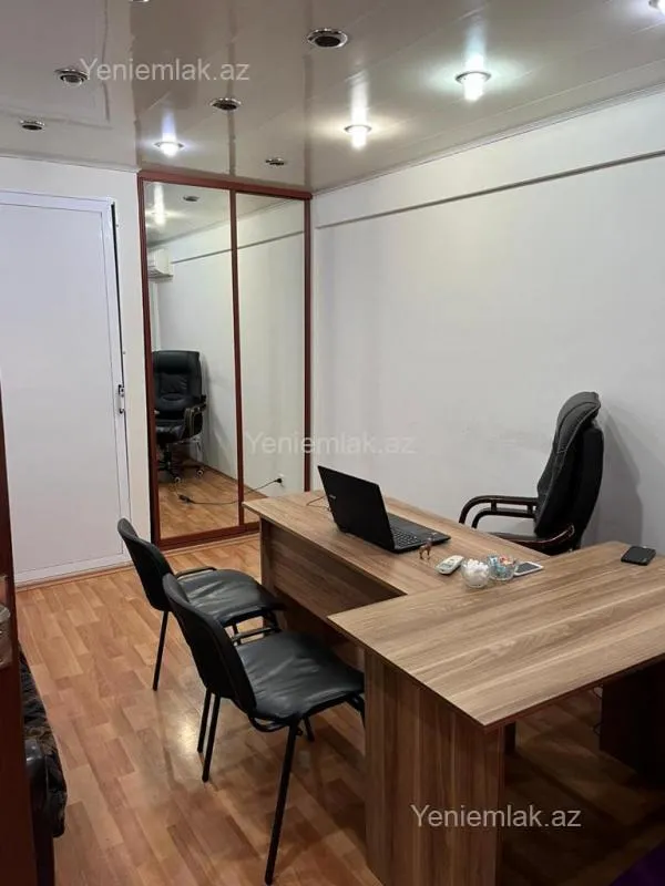 Satılır 3 otaqlı ofis 92 m²