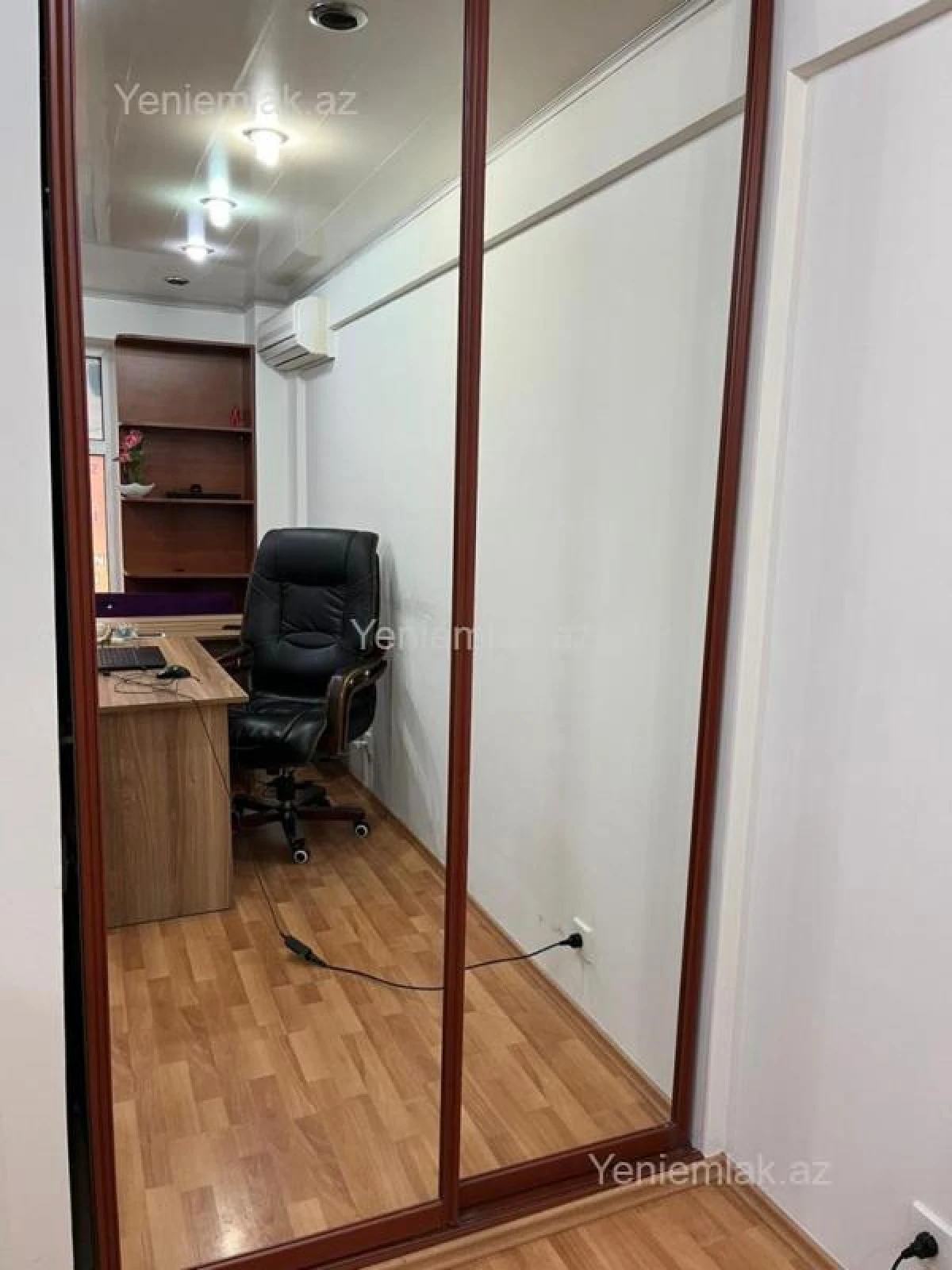 Satılır 3 otaqlı ofis 92 m²