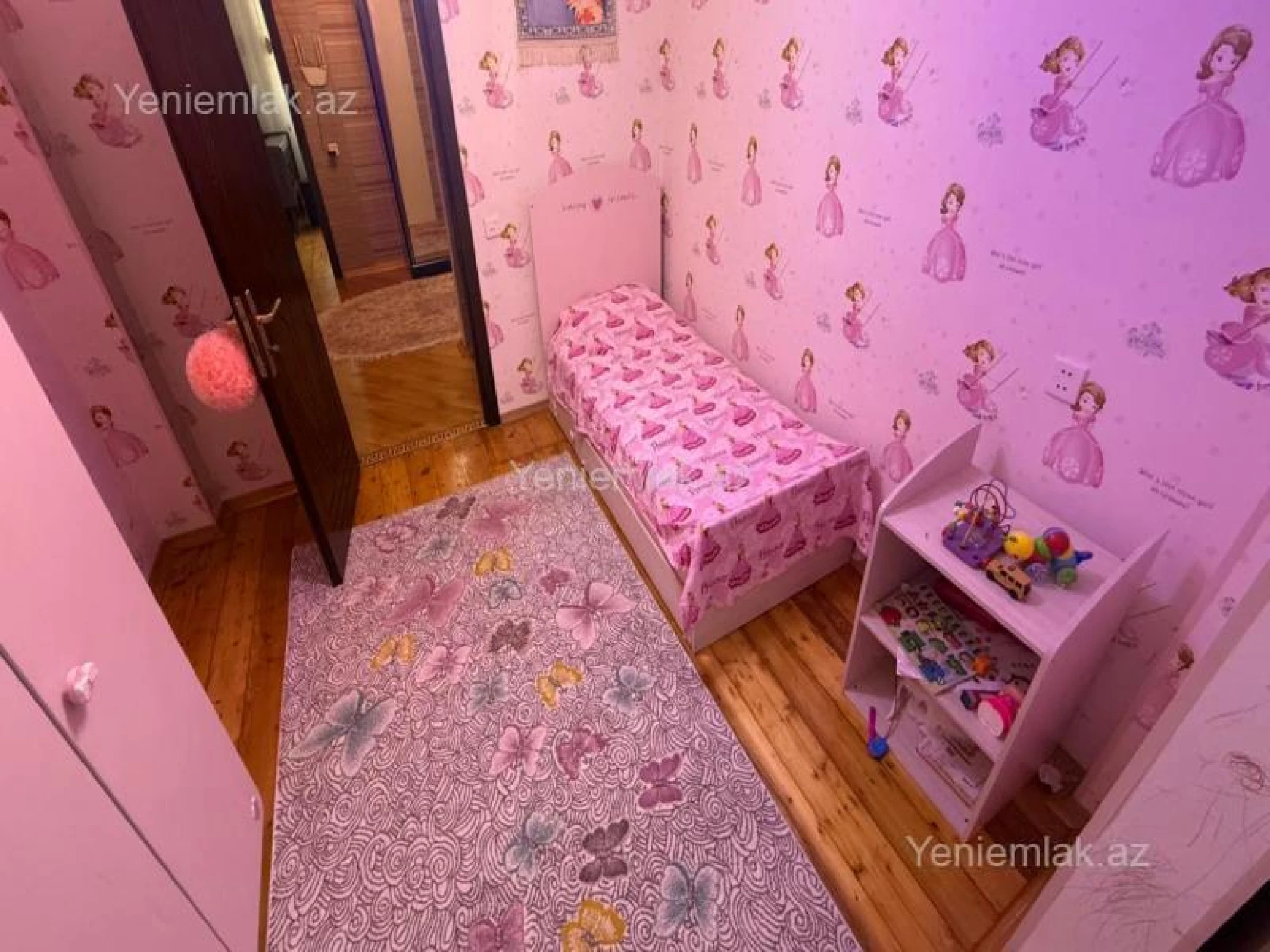 Satılır 4 otaqlı köhnə tikili 110 m²