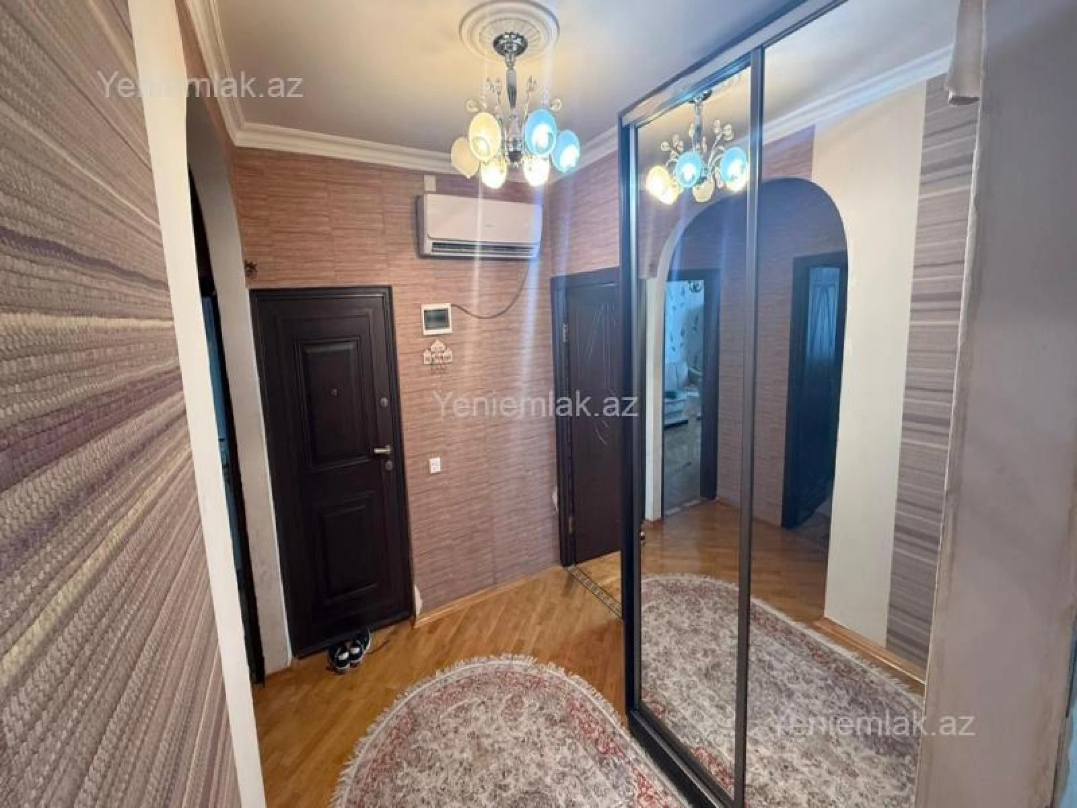 Satılır 4 otaqlı köhnə tikili 110 m²