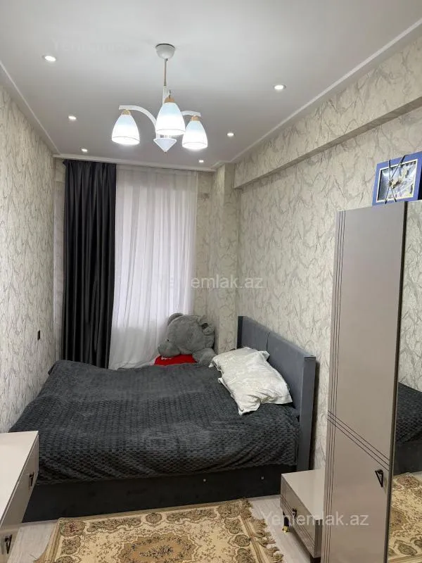 Satılır 3 otaqlı yeni tikili 75 m²