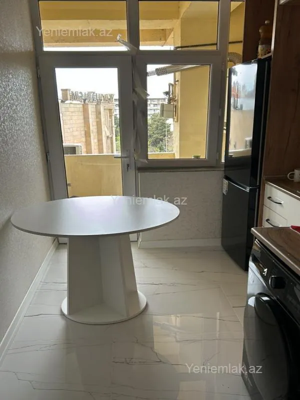 Satılır 3 otaqlı yeni tikili 75 m²