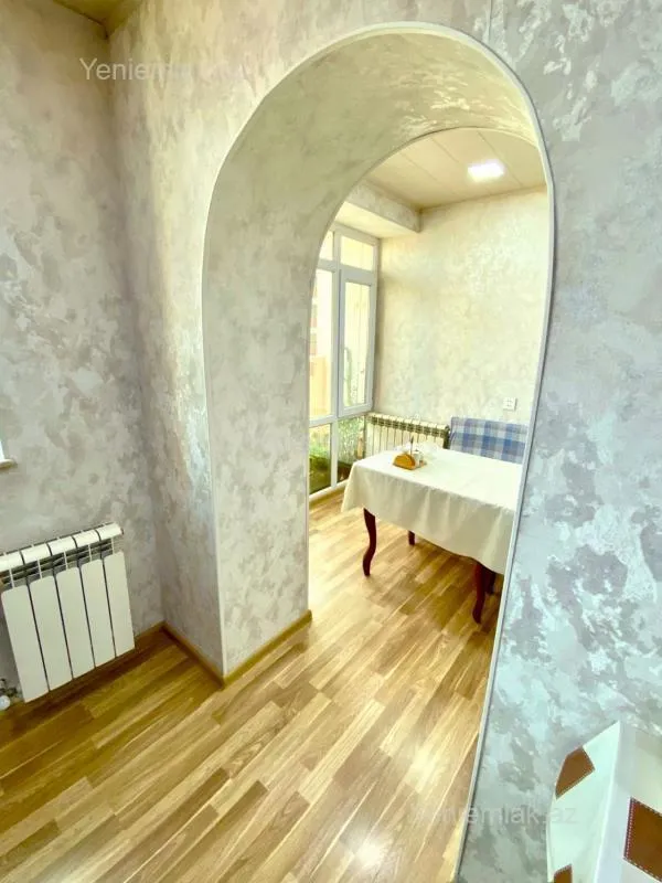 Satılır 3 otaqlı köhnə tikili 90 m²