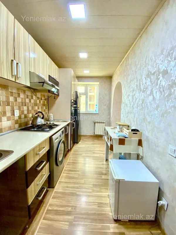 Satılır 3 otaqlı köhnə tikili 90 m²