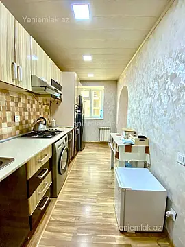 Satılır 3 otaqlı köhnə tikili 90 m²