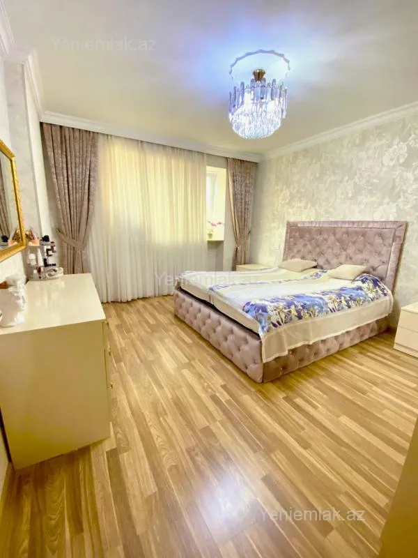 Satılır 3 otaqlı köhnə tikili 90 m²