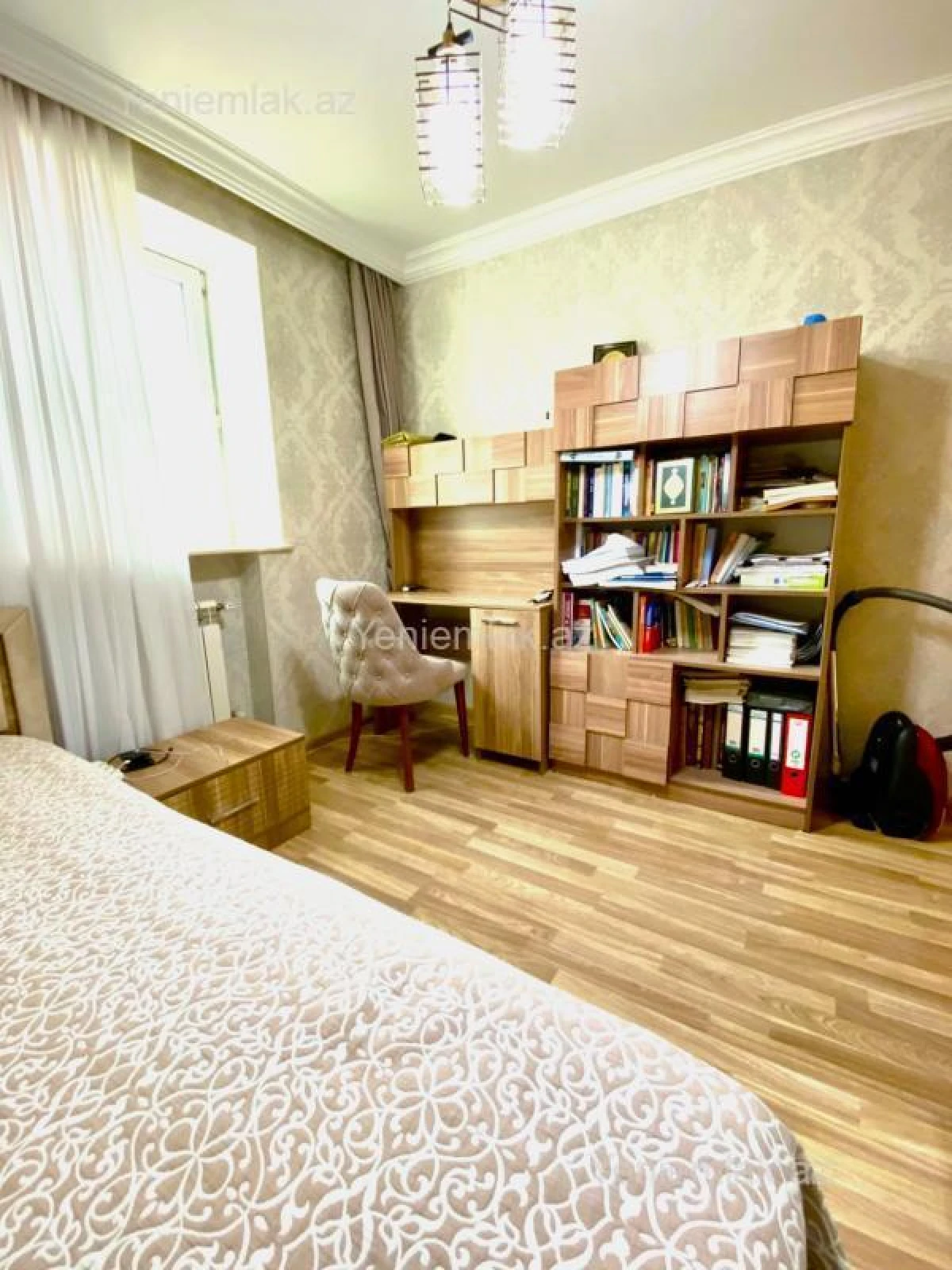 Satılır 3 otaqlı köhnə tikili 90 m²
