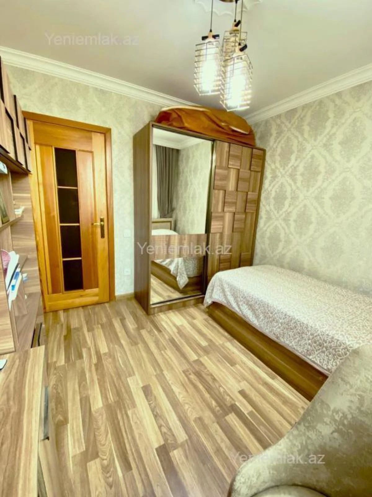Satılır 3 otaqlı köhnə tikili 90 m²