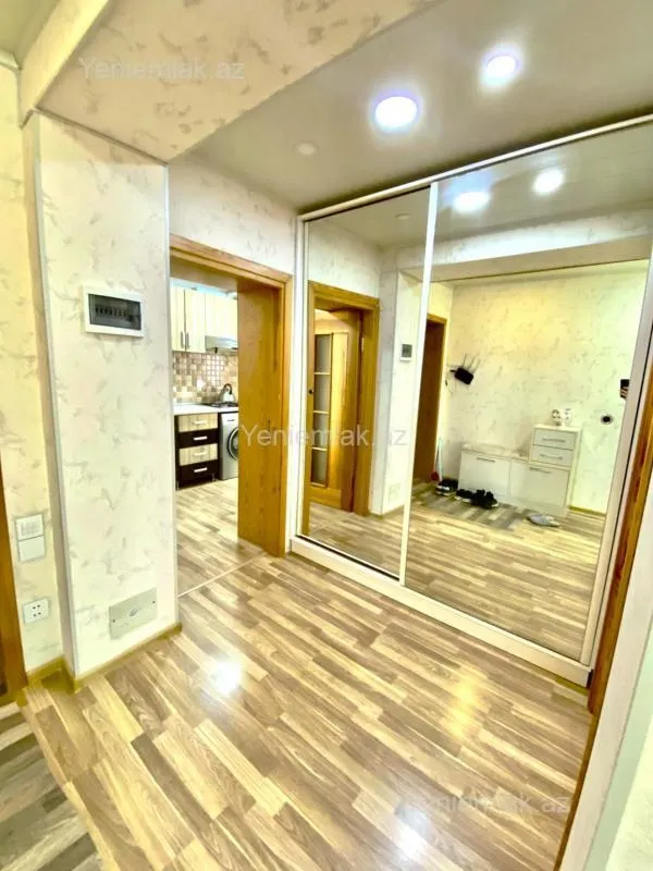 Satılır 3 otaqlı köhnə tikili 90 m²