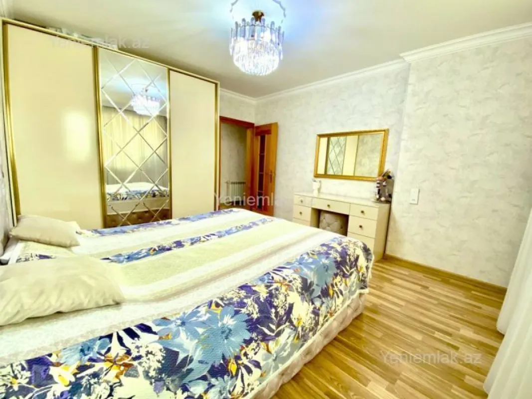 Satılır 3 otaqlı köhnə tikili 90 m²