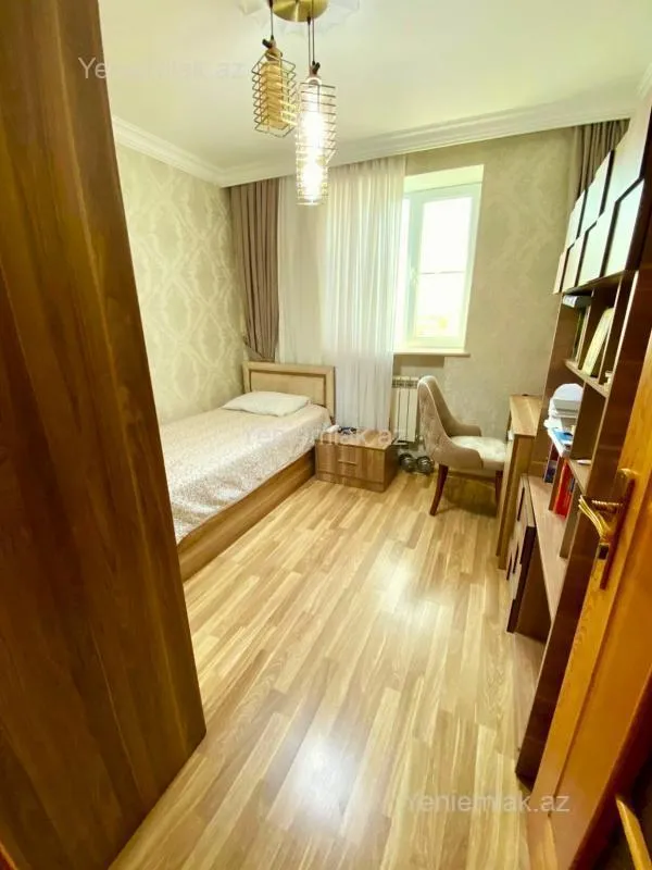 Satılır 3 otaqlı köhnə tikili 90 m²