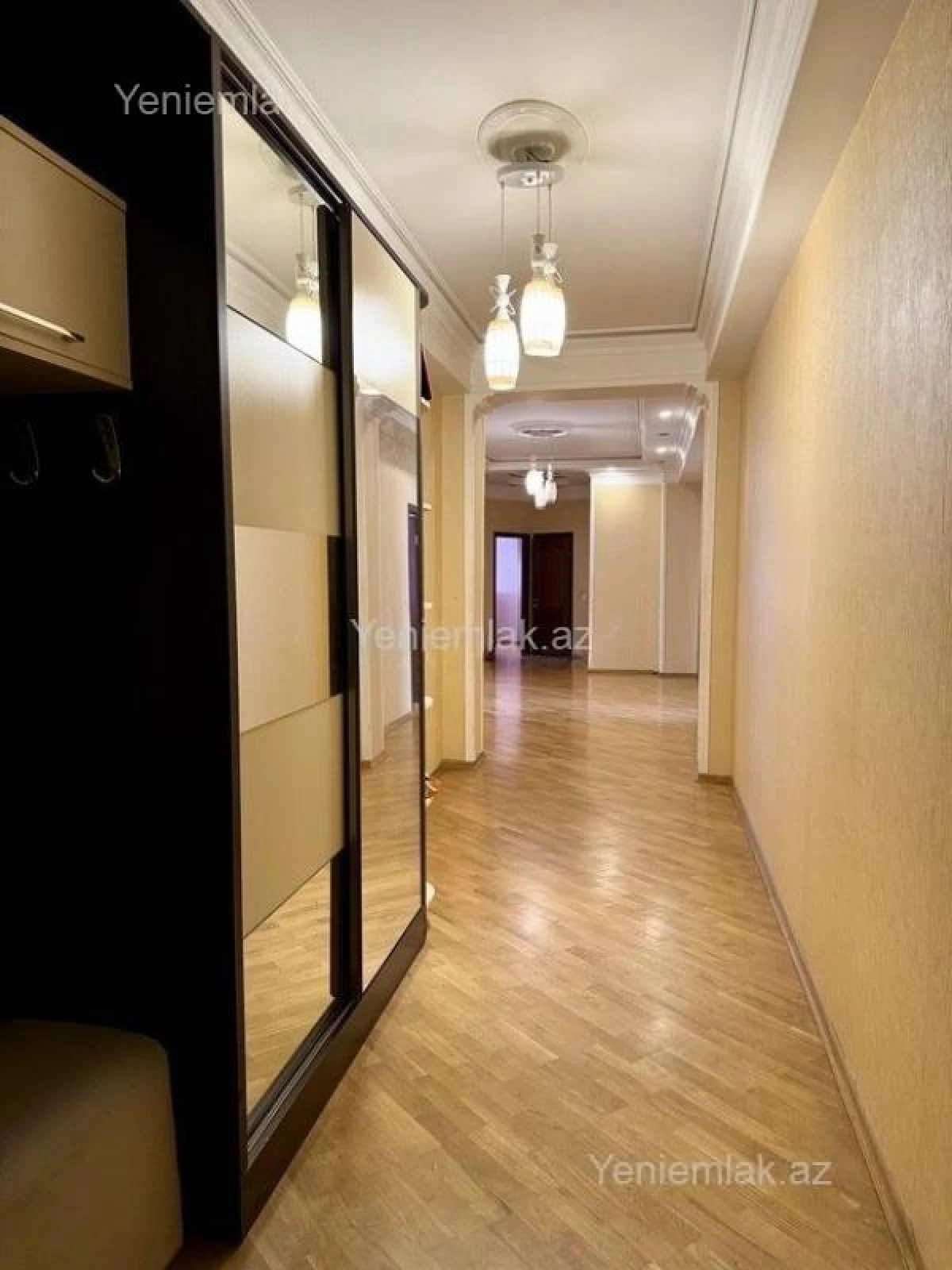 Satılır 4 otaqlı yeni tikili 185 m²