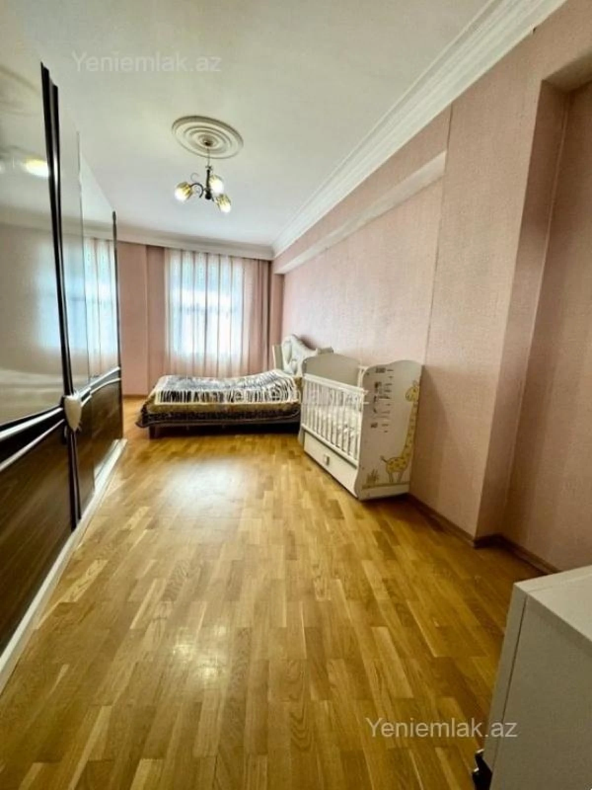 Satılır 4 otaqlı yeni tikili 185 m²