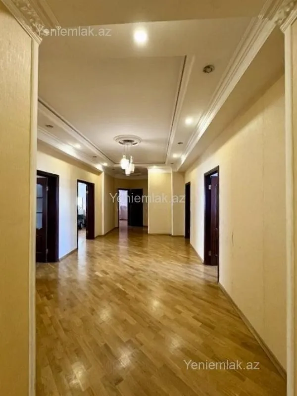 Satılır 4 otaqlı yeni tikili 185 m²