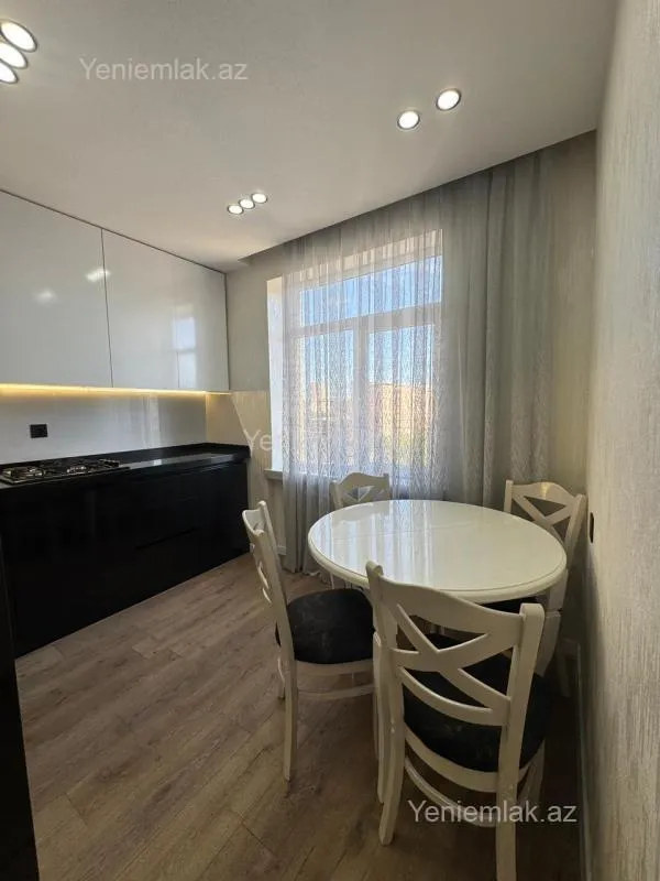 Satılır 2 otaqlı köhnə tikili 60 m²