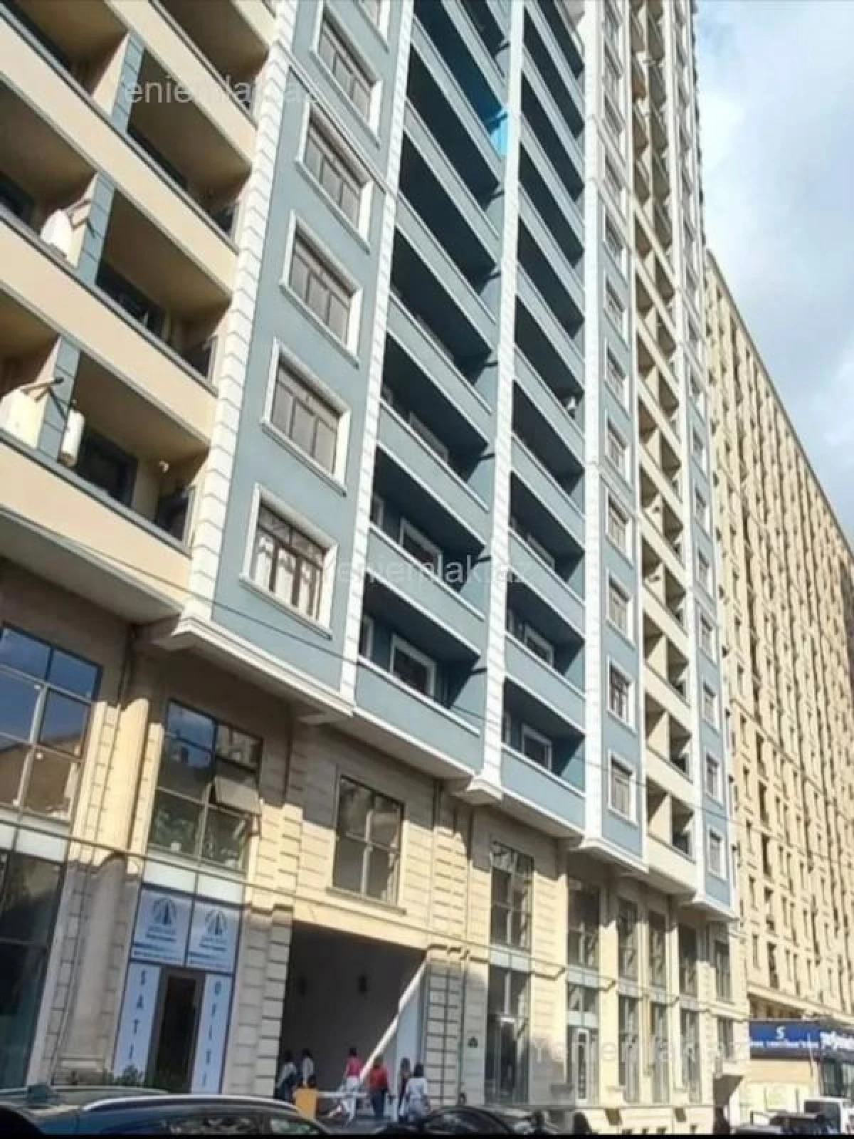 Satılır 3 otaqlı yeni tikili 153 m²