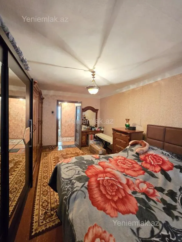 Satılır 3 otaqlı köhnə tikili 70 m²