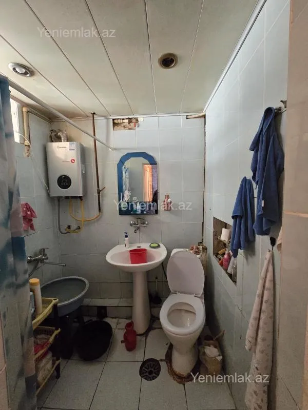 Satılır 3 otaqlı köhnə tikili 70 m²