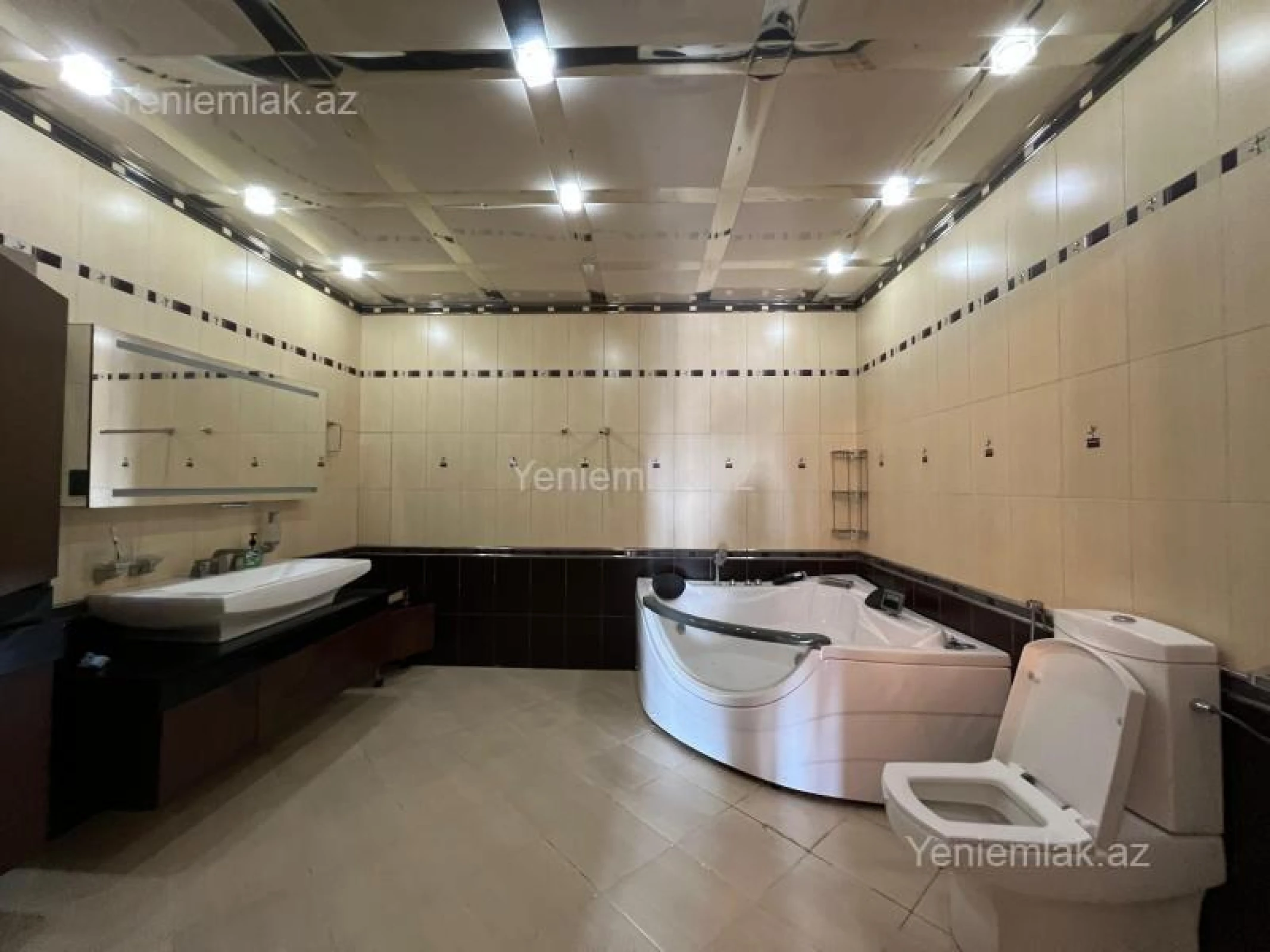 Satılır 4 otaqlı yeni tikili 220 m²