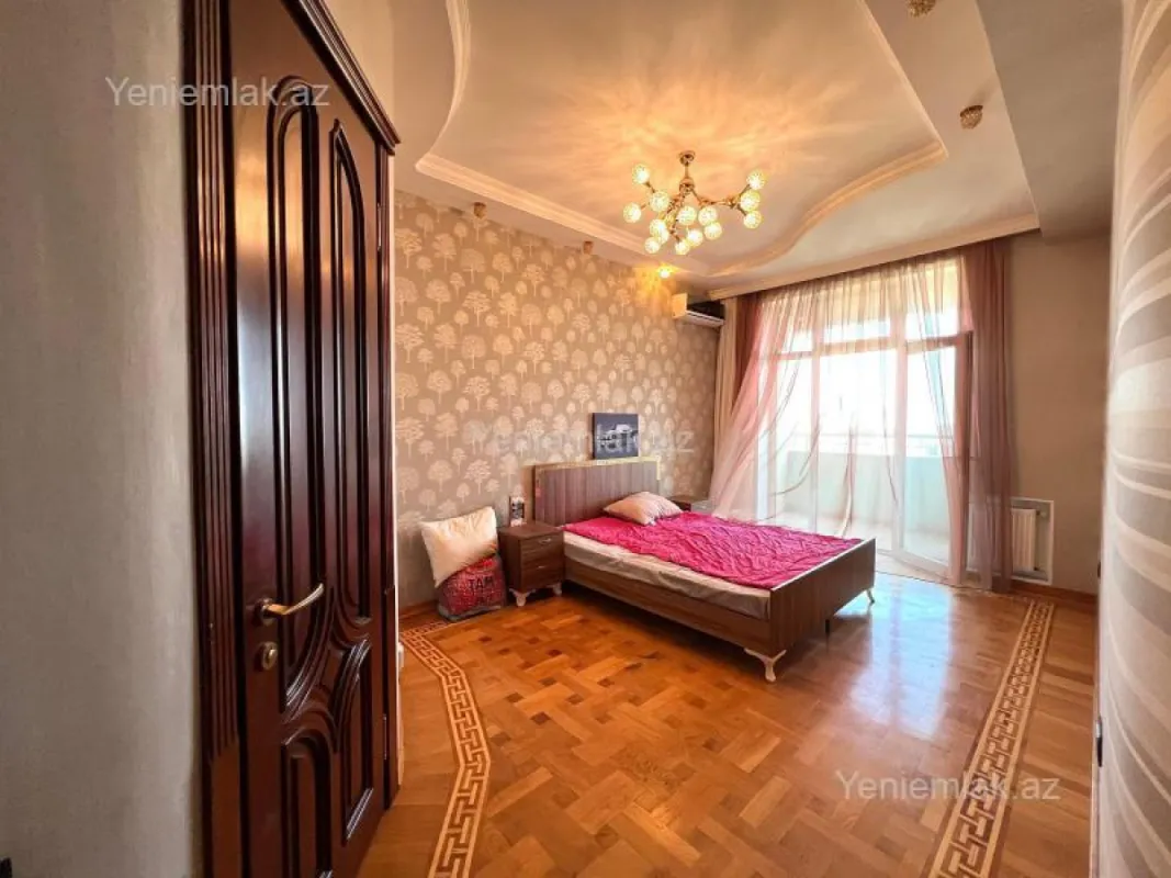 Satılır 4 otaqlı yeni tikili 220 m²