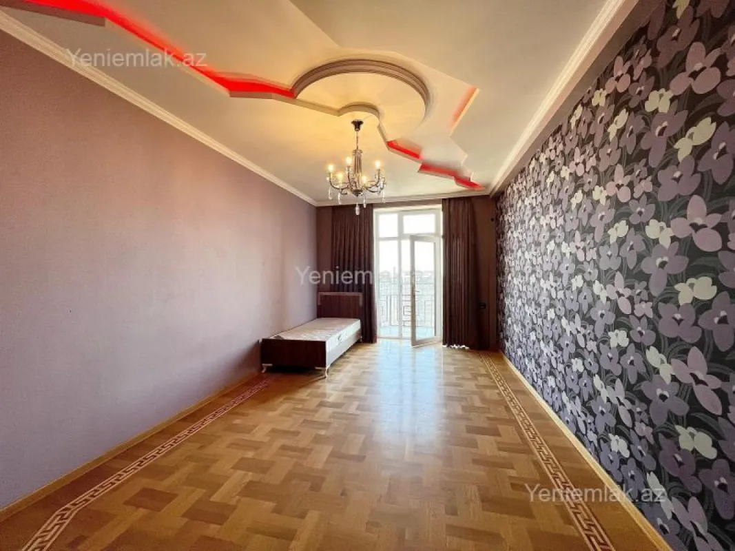 Satılır 4 otaqlı yeni tikili 220 m²