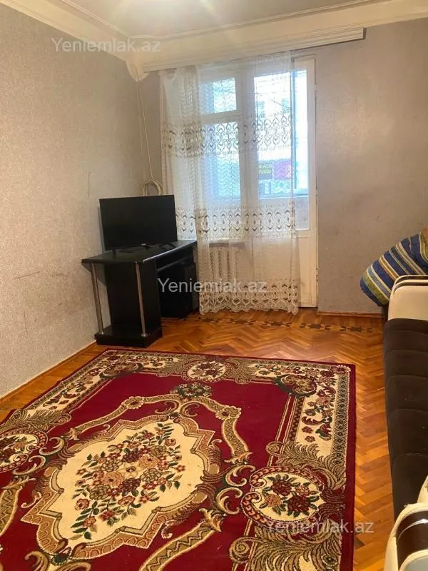 Satılır 2 otaqlı köhnə tikili 45 m²