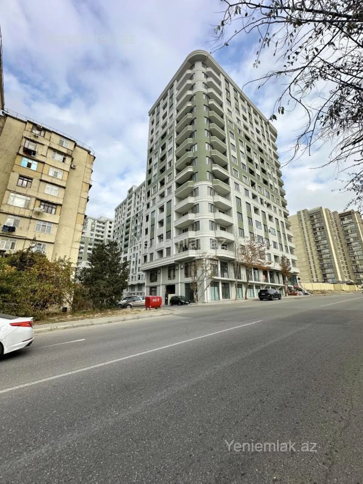 Satılır 3 otaqlı yeni tikili 130 m²